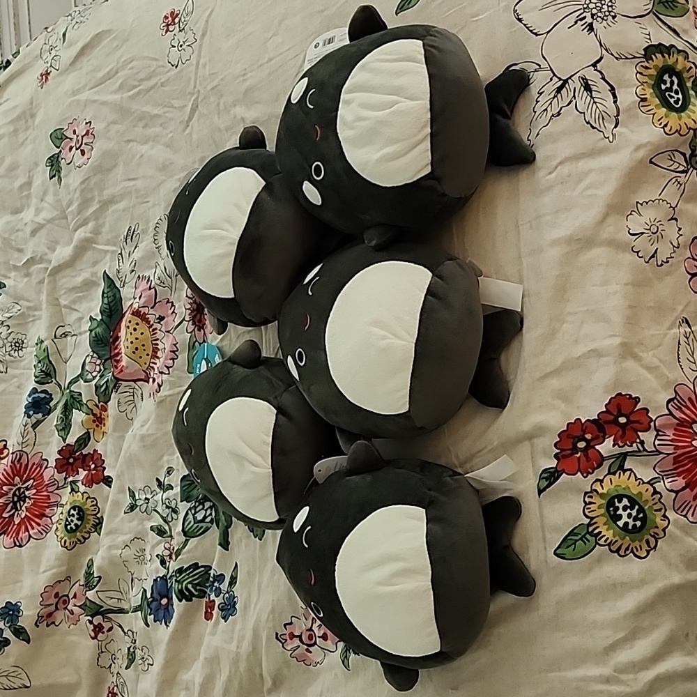 5 squishmellows.